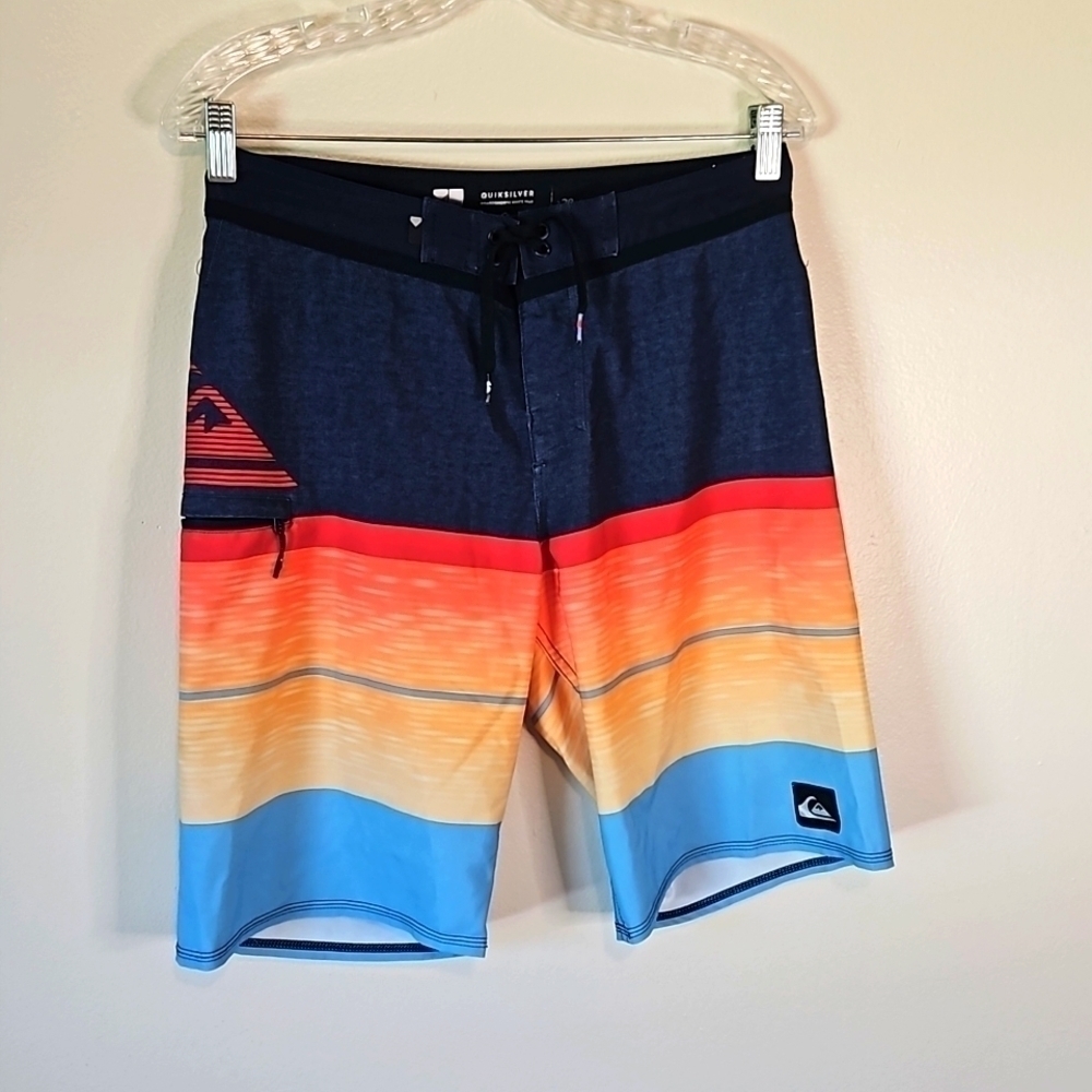 Quiksilver Mens Size 29 Board Shorts
